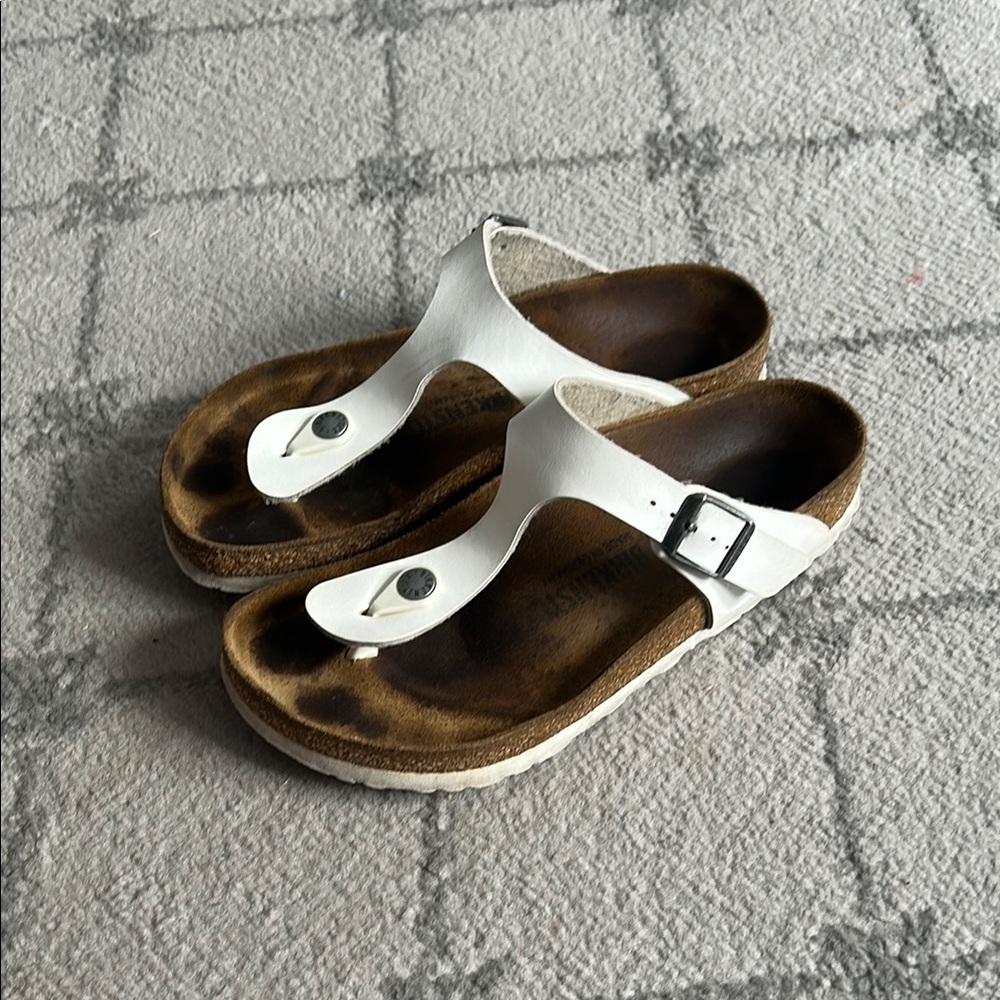 Birkenstock Gizeh White and Brown Sandals with Contoured Footbed